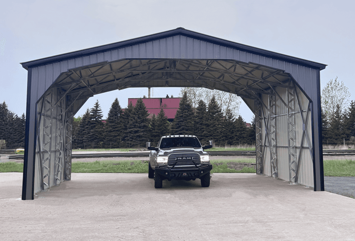 Wide clear-span steel workshop building with no interior posts